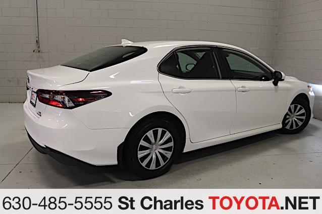 Photo of 2022 White Toyota Camry