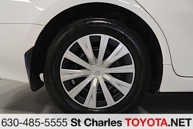 Photo of 2022 White Toyota Camry