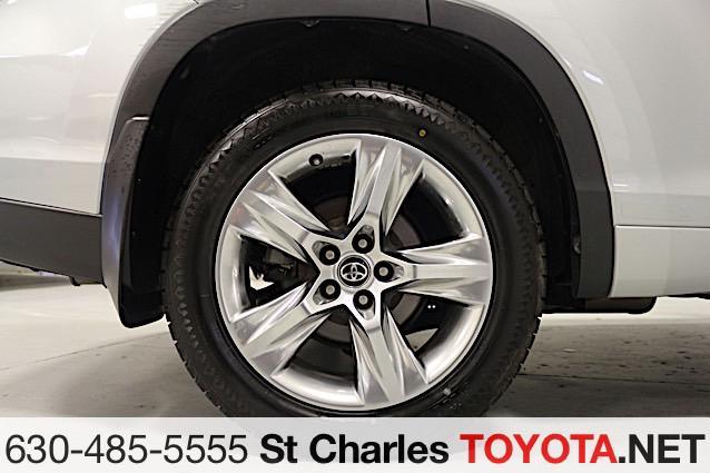 Photo of 2018 Celestial Silver Metallic Toyota Highlander