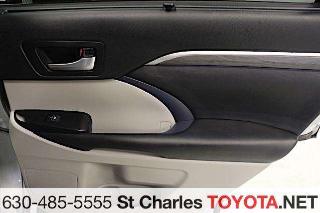 Photo of 2018 Celestial Silver Metallic Toyota Highlander