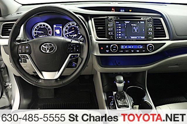 Photo of 2018 Celestial Silver Metallic Toyota Highlander