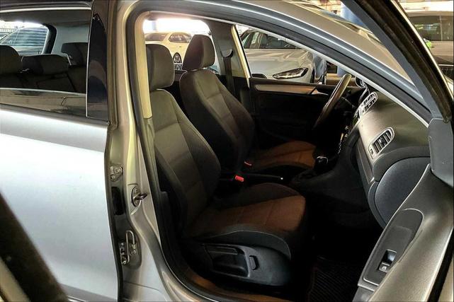 Photo of 2012 Reflex Silver Metallic Volkswagen Golf