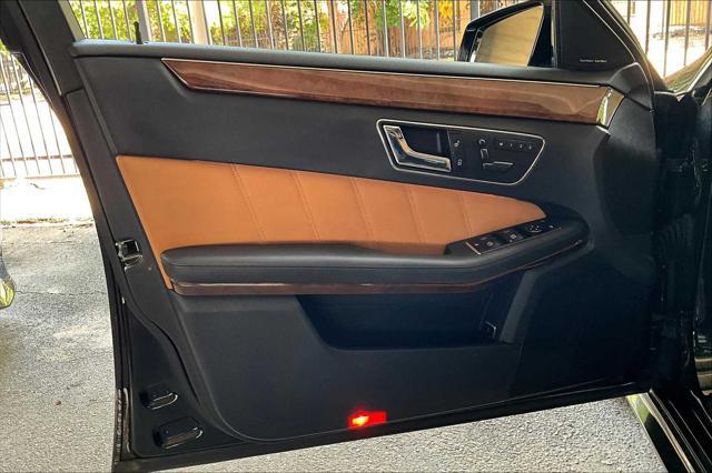 Photo of 2010 Black Mercedes-Benz E-Class