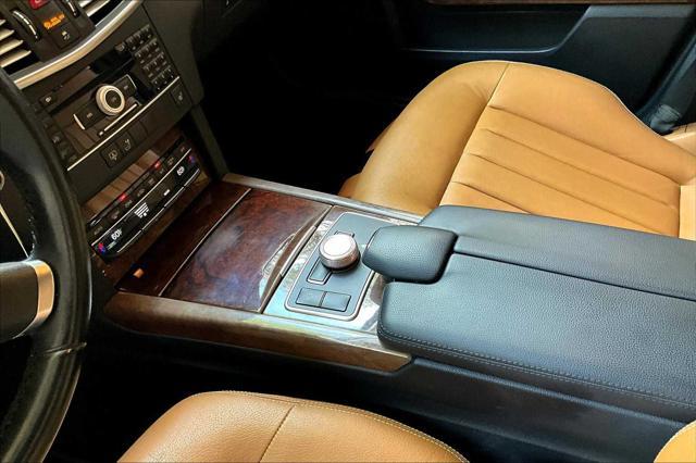 Photo of 2010 Black Mercedes-Benz E-Class