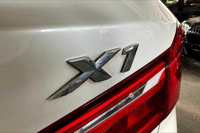 Photo of 2018 Mineral White Metallic BMW X1