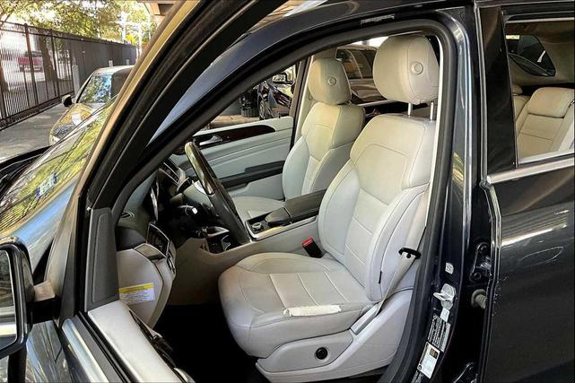 Photo of 2013 SILVER Mercedes-Benz M-Class