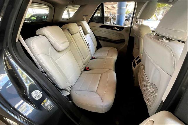 Photo of 2013 SILVER Mercedes-Benz M-Class