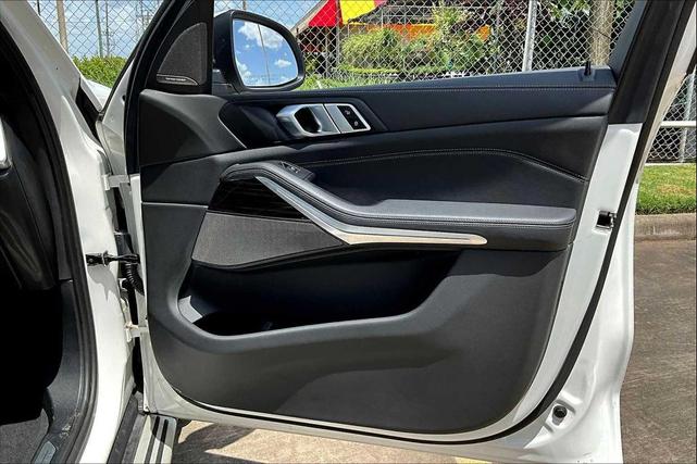 Photo of 2024 Alpine White BMW X5 PHEV