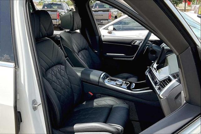 Photo of 2024 Alpine White BMW X5 PHEV