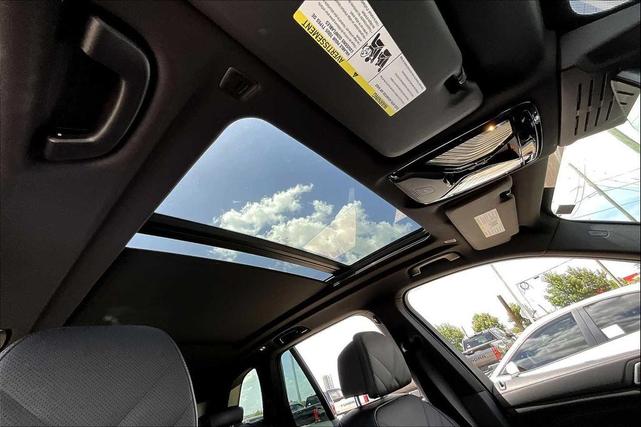 Photo of 2024 Alpine White BMW X5 PHEV