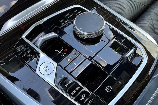 Photo of 2024 Alpine White BMW X5 PHEV