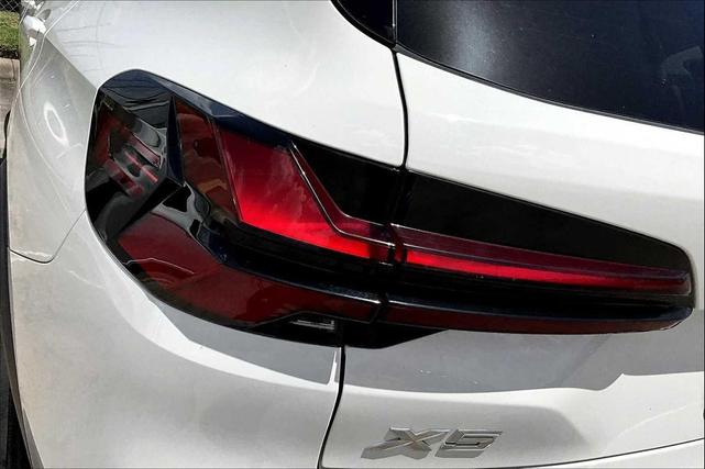 Photo of 2024 Alpine White BMW X5 PHEV