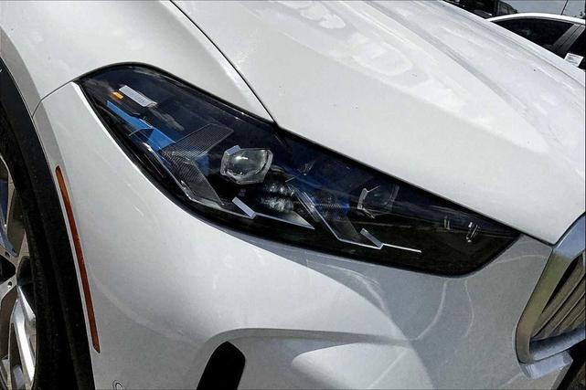 Photo of 2024 Alpine White BMW X5 PHEV