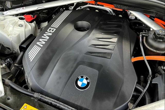 Photo of 2024 Alpine White BMW X5 PHEV