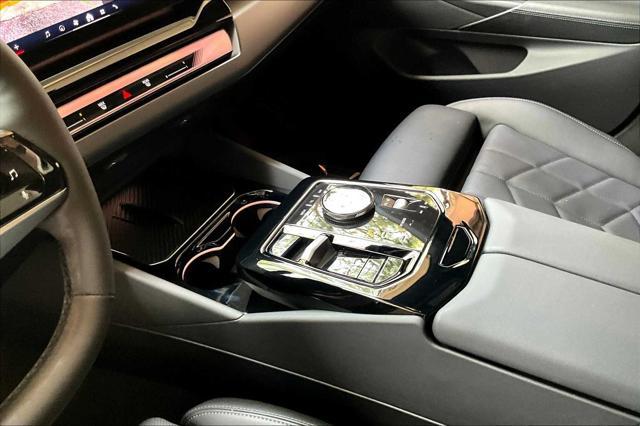 Photo of 2024 Black Sapphire Metallic BMW i5
