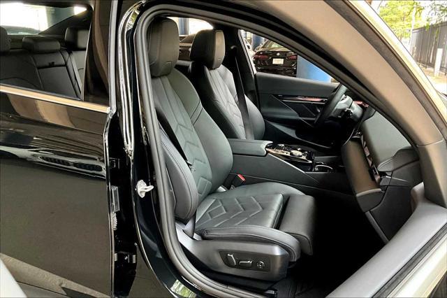 Photo of 2024 Black Sapphire Metallic BMW i5