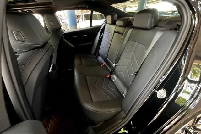 Photo of 2024 Black Sapphire Metallic BMW i5