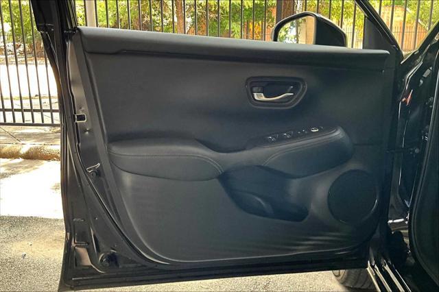 Photo of 2024 Crystal Black Pearl Honda HR-V