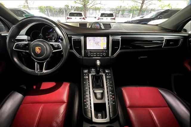 Photo of 2018 Black Porsche Macan