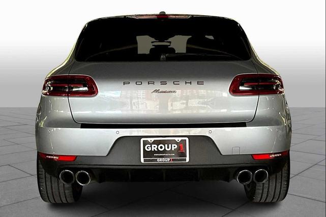 Photo of 2018 Black Porsche Macan