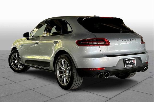 Photo of 2018 Black Porsche Macan