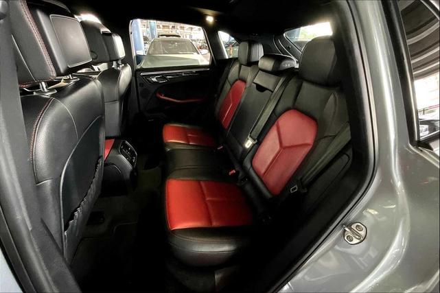 Photo of 2018 Black Porsche Macan
