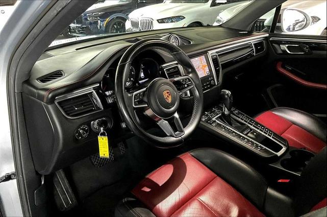 Photo of 2018 Black Porsche Macan