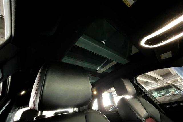 Photo of 2018 Black Porsche Macan