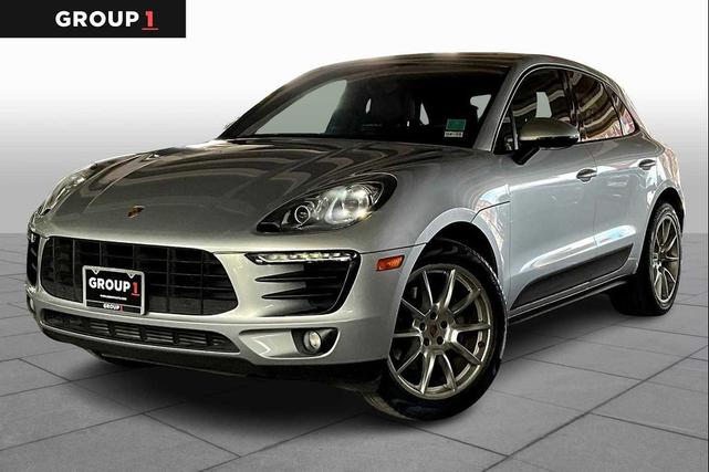 Photo of 2018 Black Porsche Macan