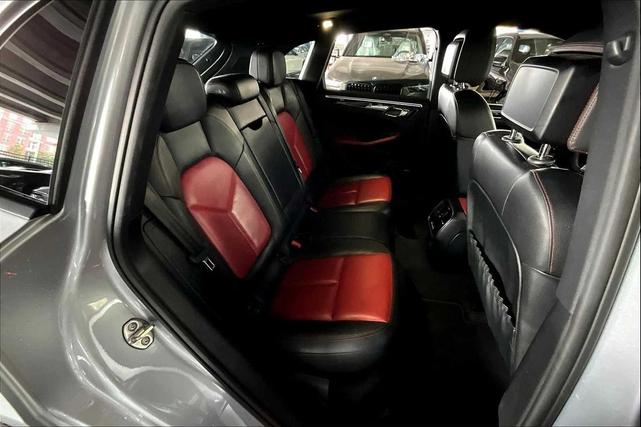 Photo of 2018 Black Porsche Macan