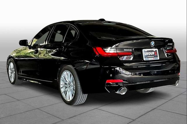 Photo of 2023 Jet Black BMW 330