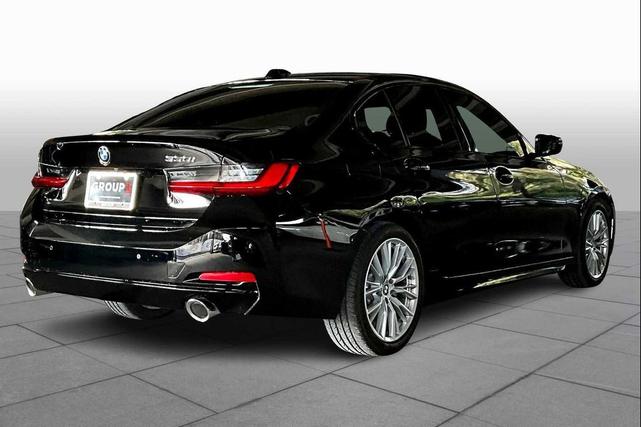 Photo of 2023 Jet Black BMW 330