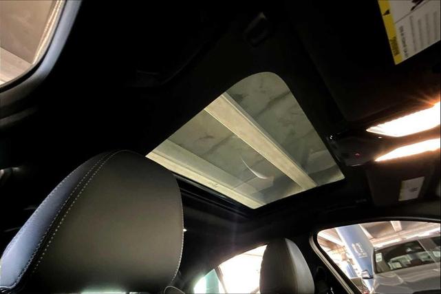 Photo of 2023 Jet Black BMW 330