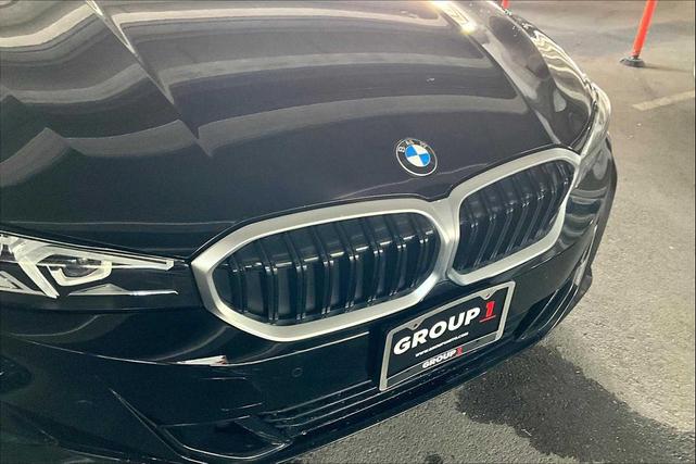 Photo of 2023 Jet Black BMW 330