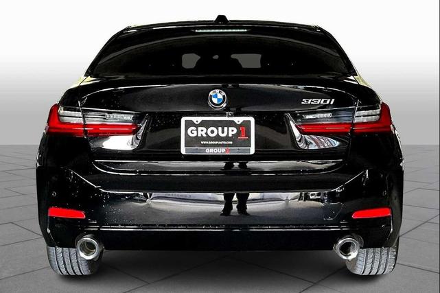 Photo of 2023 Jet Black BMW 330