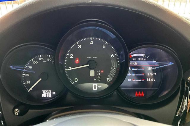 Photo of 2024 Gentian Blue Metallic Porsche Macan