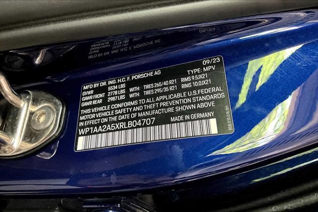 Photo of 2024 Gentian Blue Metallic Porsche Macan