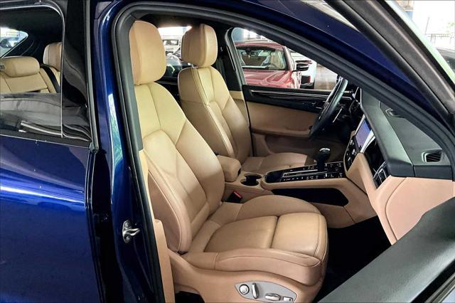 Photo of 2024 Gentian Blue Metallic Porsche Macan