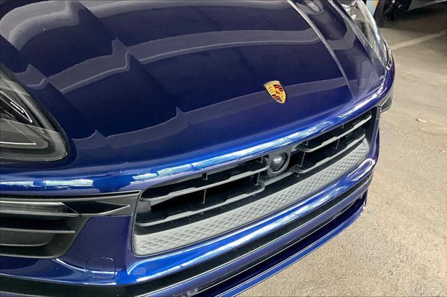 Photo of 2024 Gentian Blue Metallic Porsche Macan