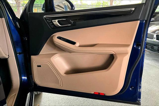 Photo of 2024 Gentian Blue Metallic Porsche Macan