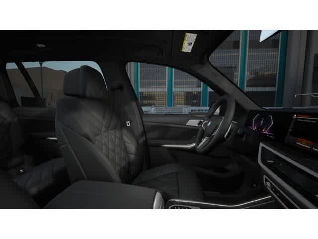 Photo of 2026 Alpine White BMW X7