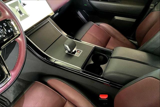 Photo of 2024 Zadar Grey Premium Metallic Land Rover Range Rover