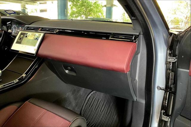 Photo of 2024 Zadar Grey Premium Metallic Land Rover Range Rover