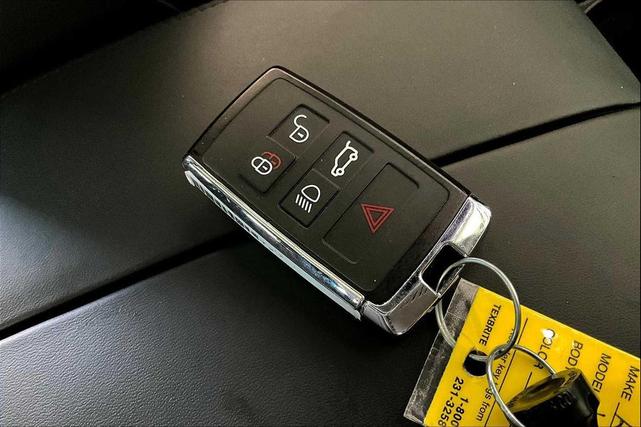 Photo of 2024 Zadar Grey Premium Metallic Land Rover Range Rover