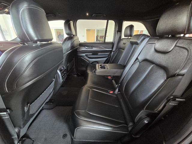 Photo of 2024 Black Jeep Grand Cherokee