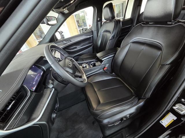 Photo of 2024 Black Jeep Grand Cherokee