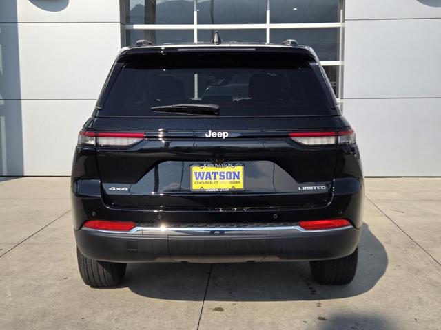 Photo of 2024 Black Jeep Grand Cherokee