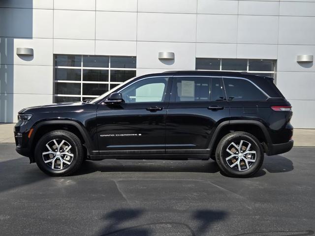 Photo of 2024 Black Jeep Grand Cherokee