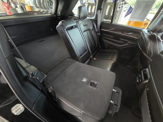 Photo of 2024 Black Jeep Grand Cherokee