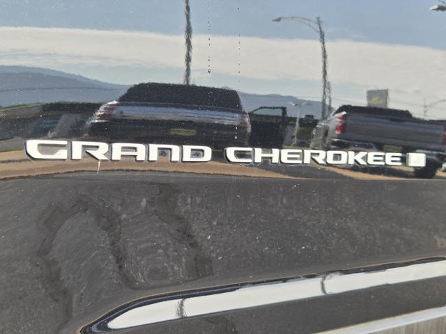 Photo of 2024 Black Jeep Grand Cherokee